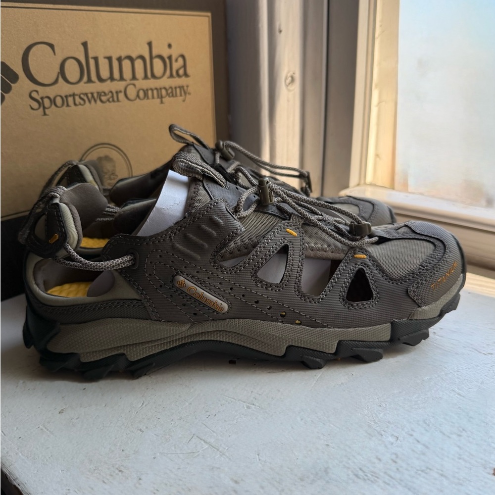 COLUMBIA TITANIUM TORRENT TRAIL WATER SHOE SANDALS MENS 9
